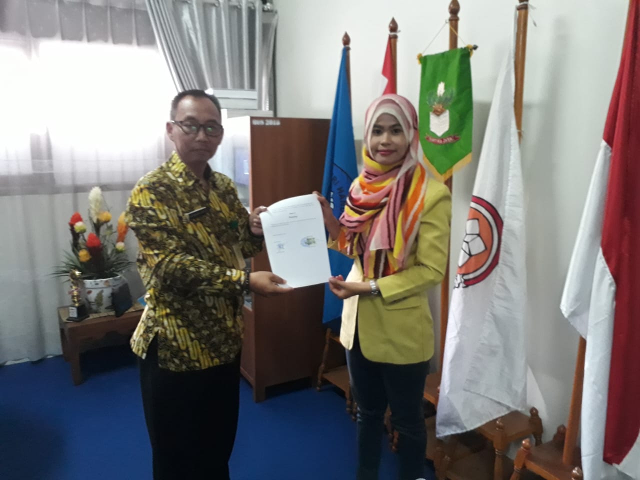 Penandatanganan MOU Imamatek dengan Kepala sekolah SMK Kartika X-2