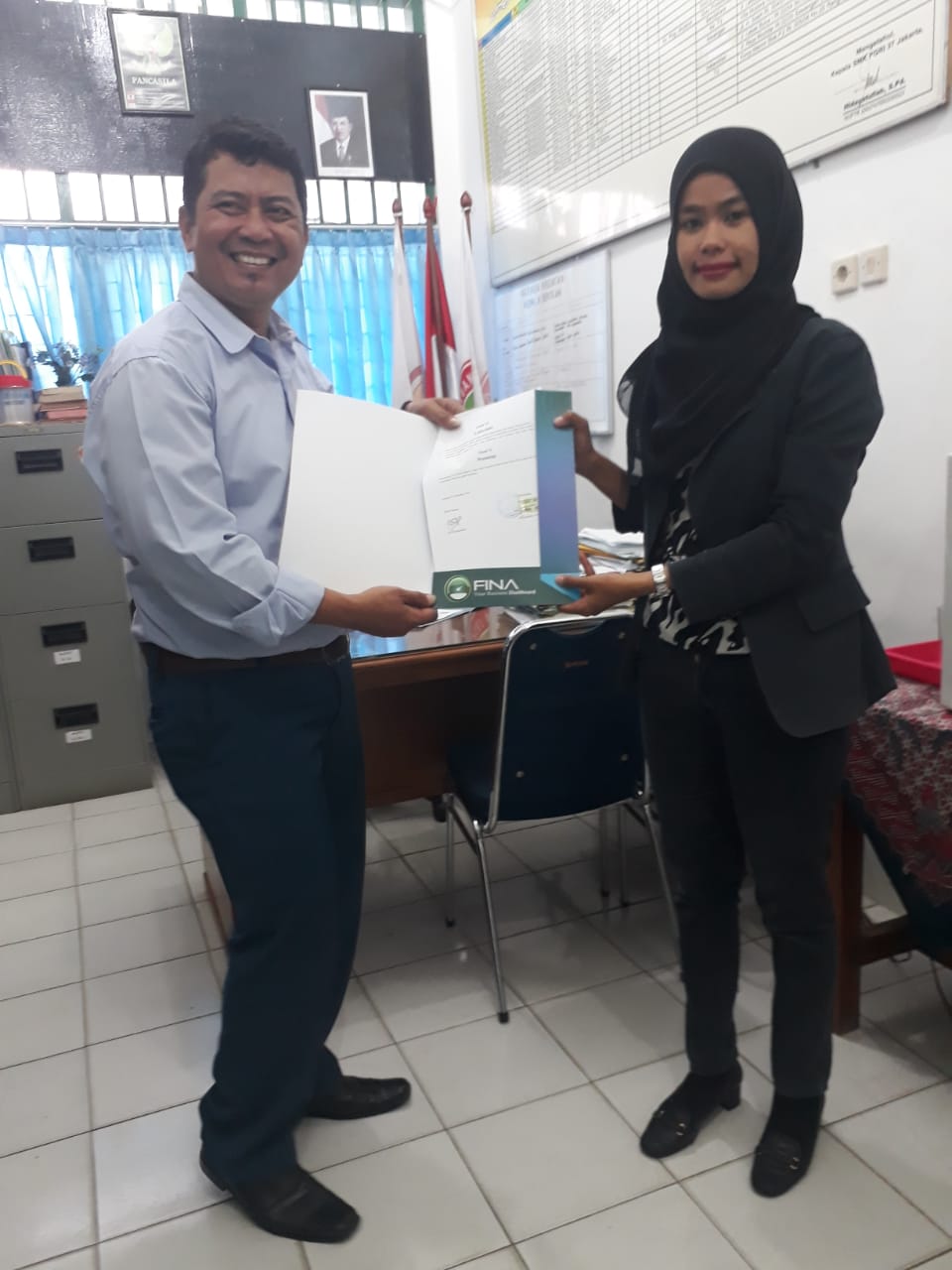  Penandatanganan MOU Imamatek dengan Kepala sekolah SMK PGRI 37