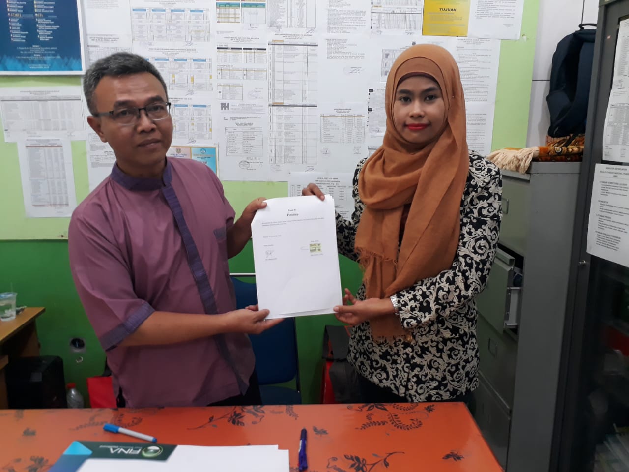  Penandatanganan MOU Imamatek dengan Kepala sekolah SMK Al Hikmah