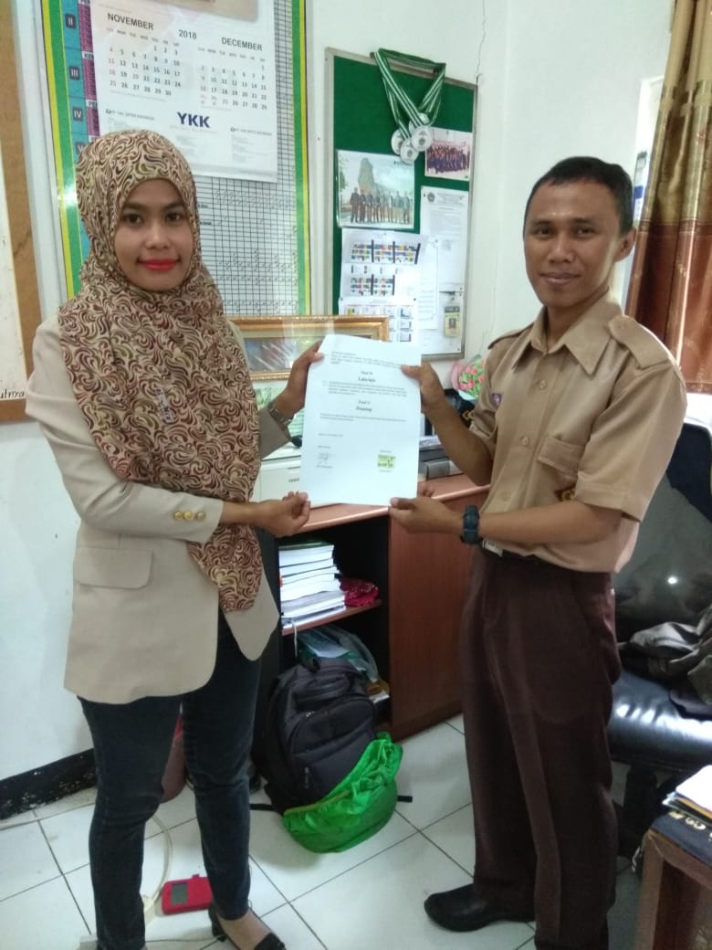  Penandatanganan MOU Imamatek dengan Kepala sekolah SMK Amaliyah